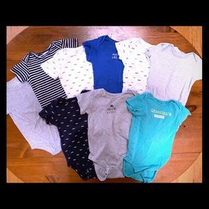 Carter’s - NINE Onesies! 24M ✨